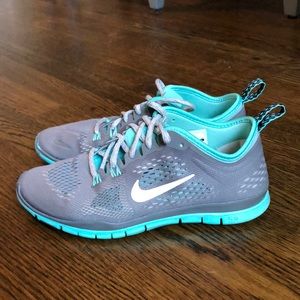 Nike 5.0 Sneakers 5.5 Gray/Mint Green